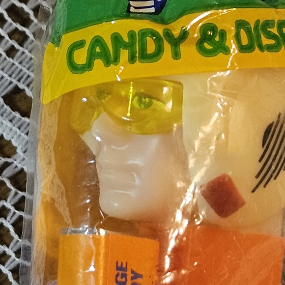 STAR WARS CANDY - PEZ - EPISODE 1 FILM ACTION CONTAINERS - WONKA TART N TINYS - Picture 4 of 11